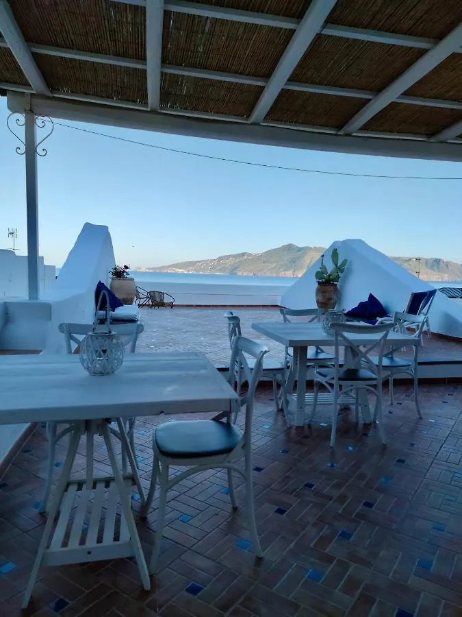 Antica Dimora Santa Marina Salina Bed & Breakfast