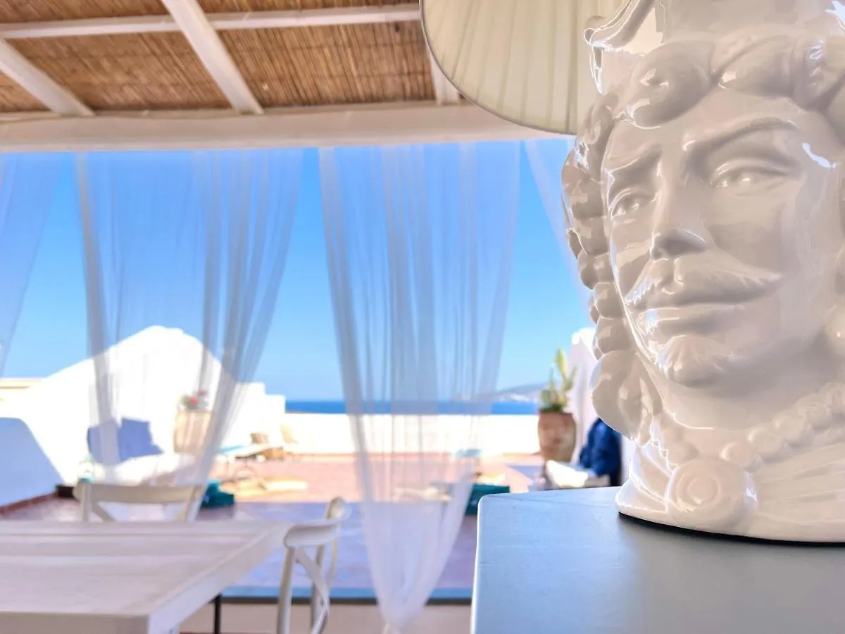 Antica Dimora Santa Marina Salina Bed & Breakfast